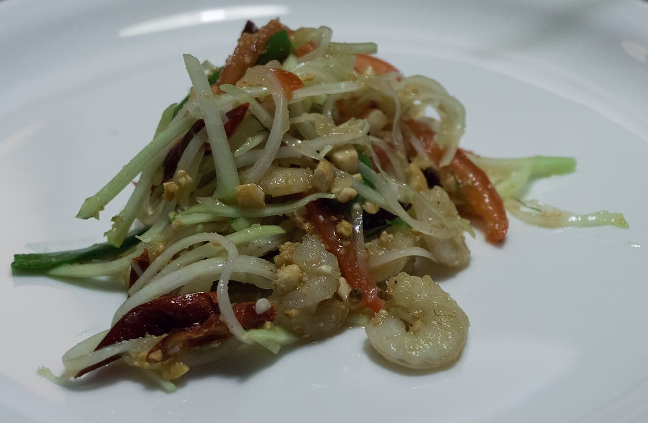 Som Tam (ส้มตำ)